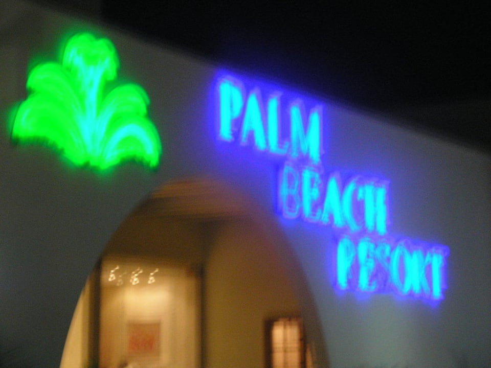 bei Nacht Palm Beach Resort