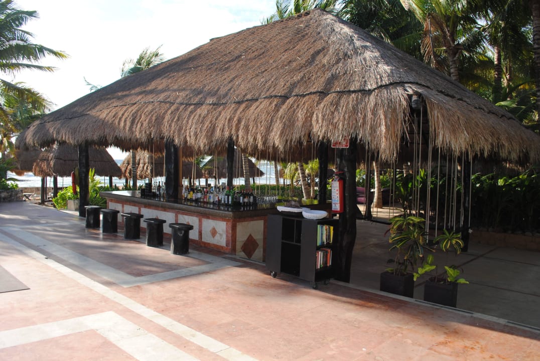 Am Pool TUI BLUE El Dorado Seaside Suites