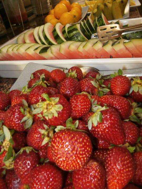 Frische Erdbeeren Apollonia Beach Resort & Spa