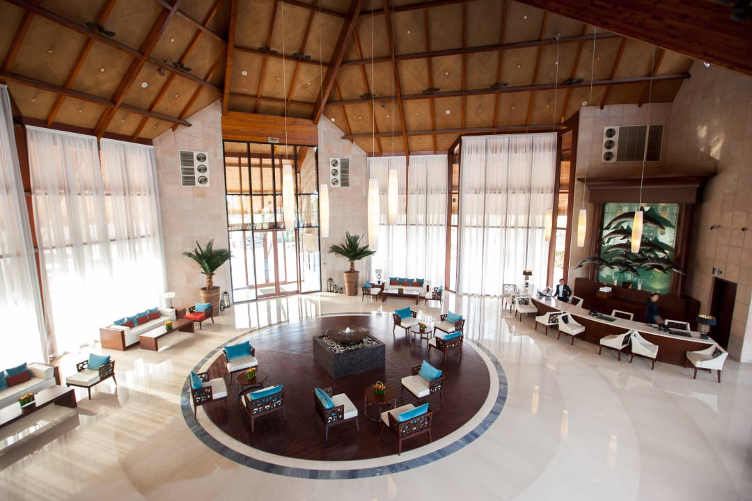 Lobby JA Palm Tree Court
