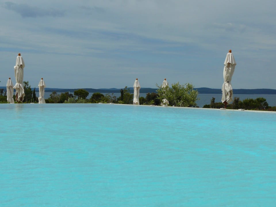 Schwimmen mit Meerblick Falkensteiner Hotel & Spa Iadera