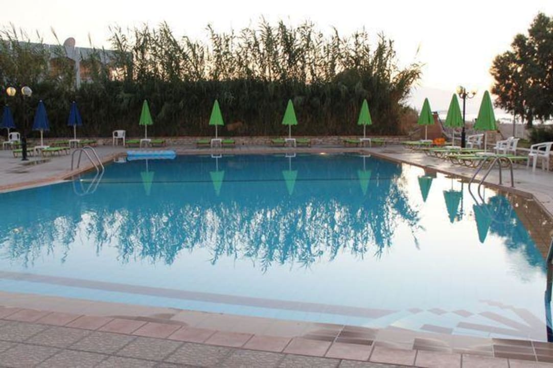 Pool Golden Beach Rethymnon