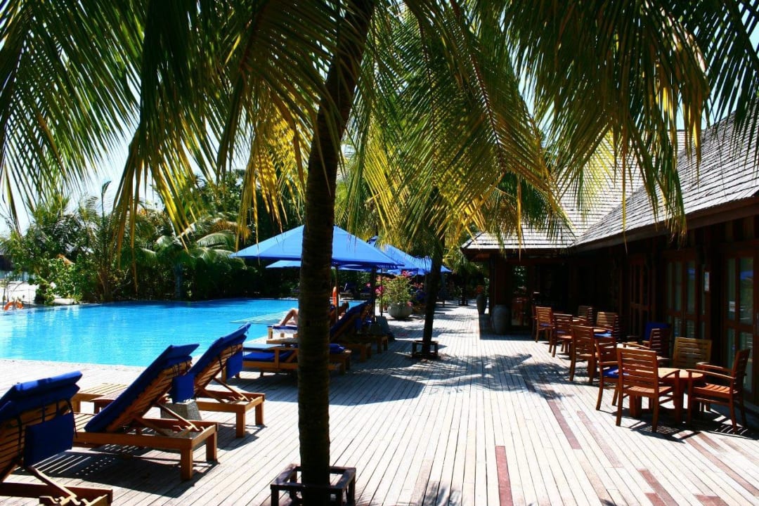 Pool bei Sunrise Bar Sun Siyam Olhuveli