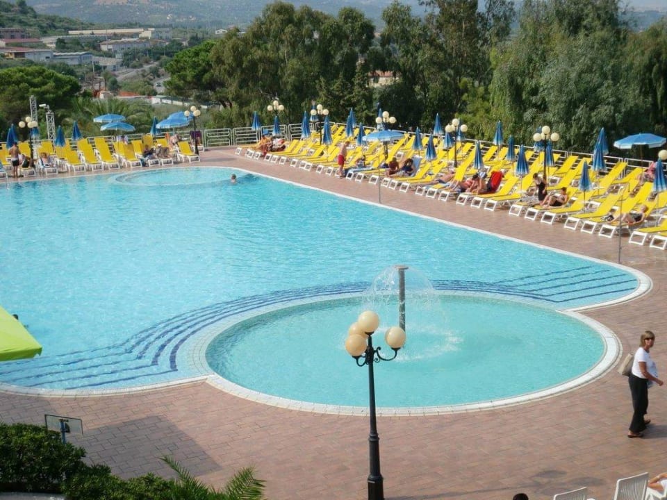 Pool direkt beim Hotel Hotel Costa Verde