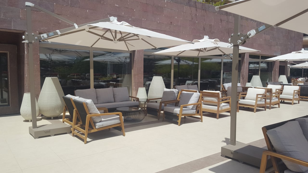 Bar vor dem Pool Xanadu Resort Hotel