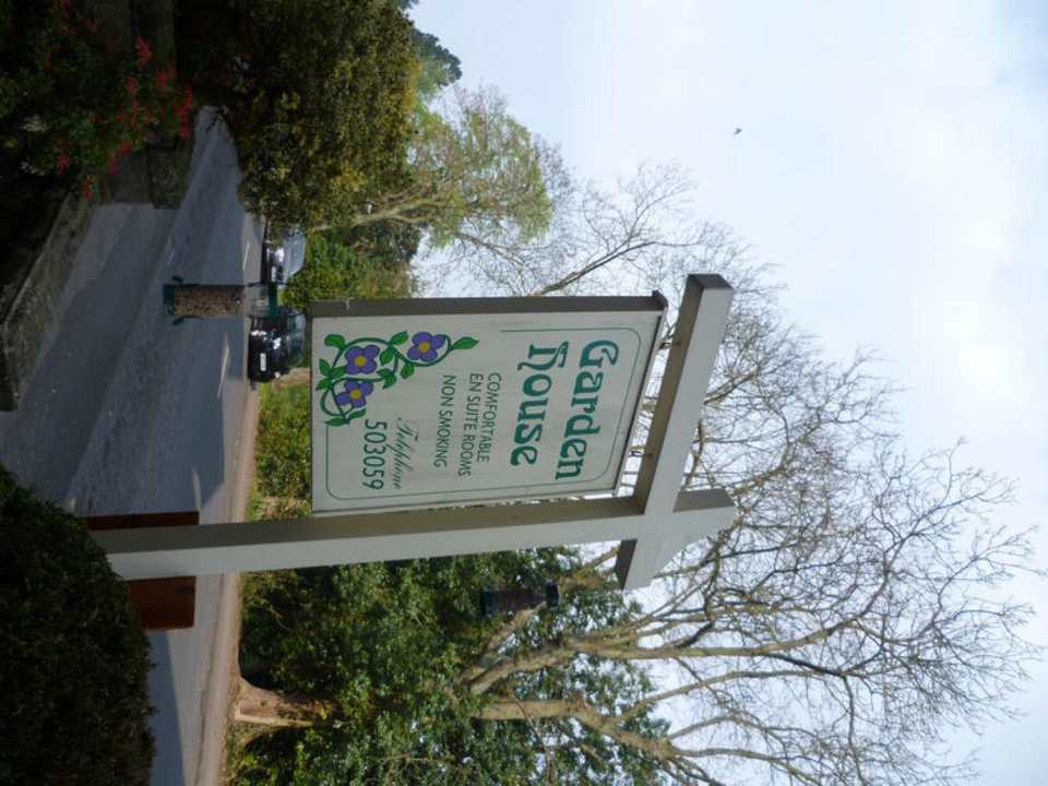 Das Schild des B&B Garden House B&B