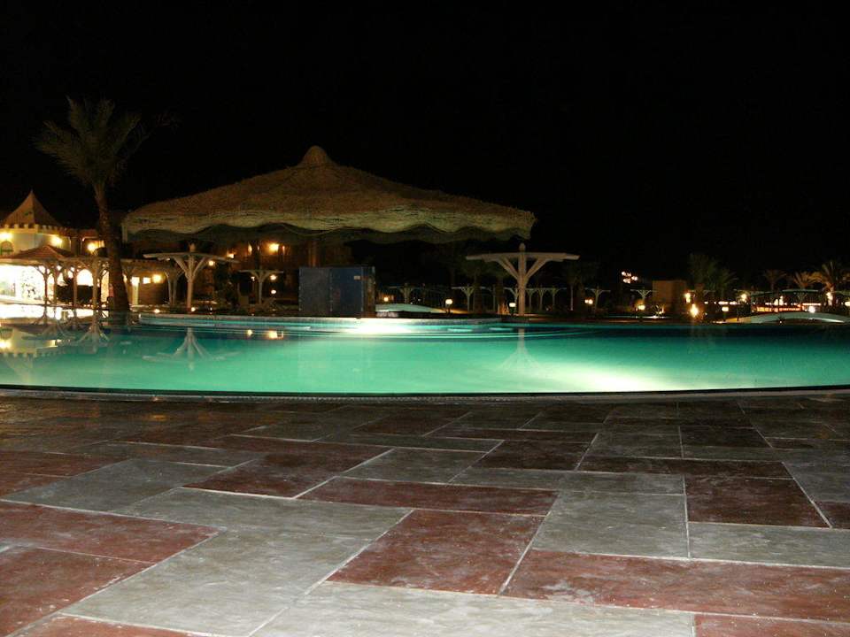 Pool Abendtimmung Pensée Royal Garden Beach Resort