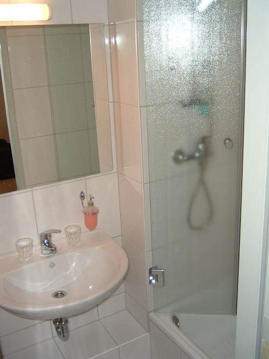 Badezimmer PLAZA INN Hamburg Moorfleet