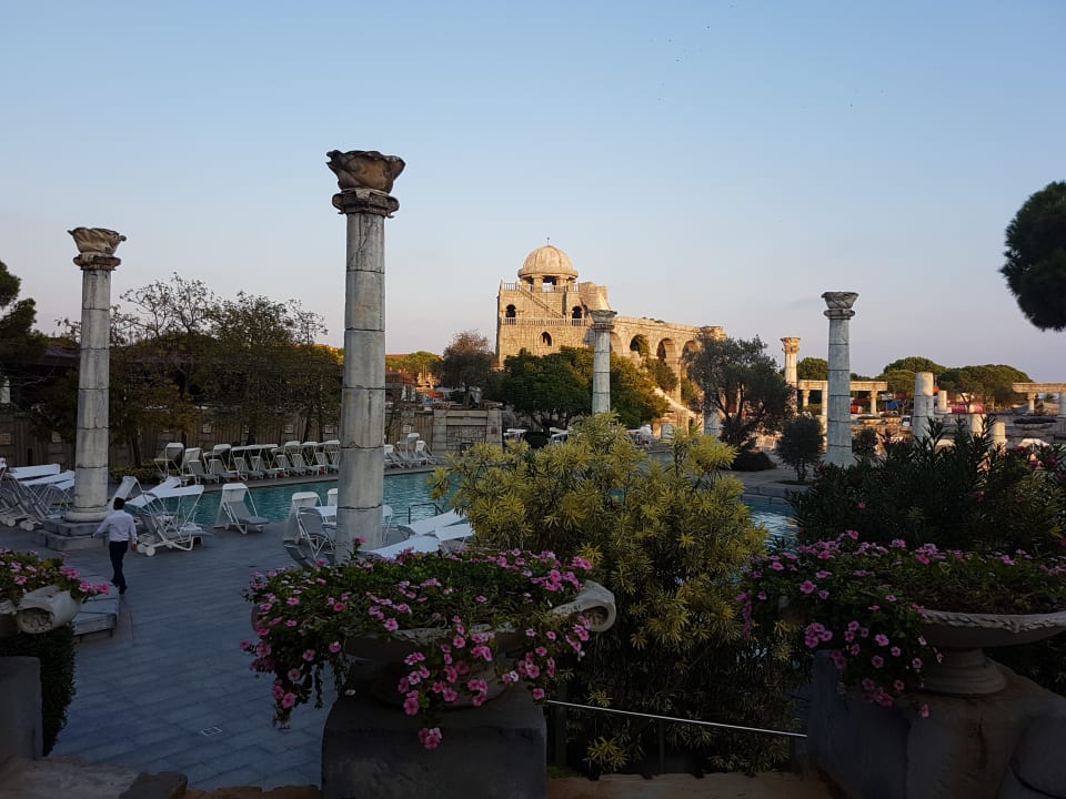 Pool Xanadu Resort Hotel