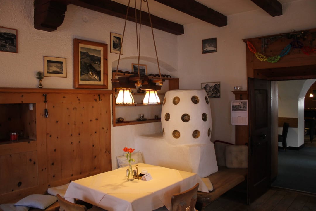 Gemühtliche Bauernstube Alpenhotel Oetz