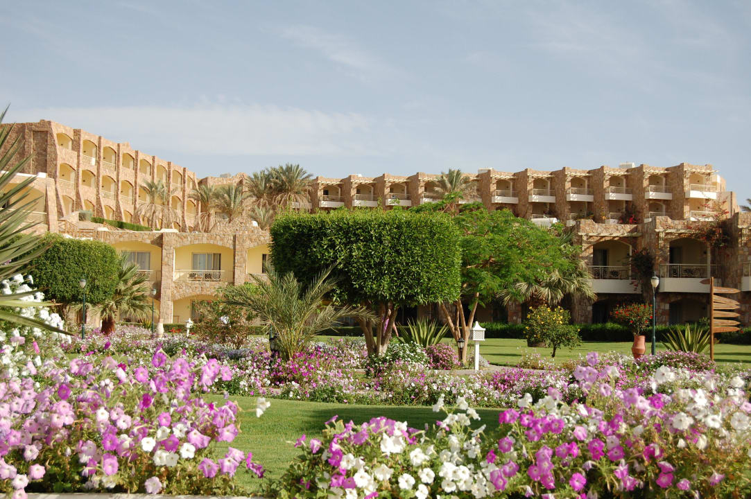 Aussenansicht der einzelnen Gebaeude Brayka Bay Resort