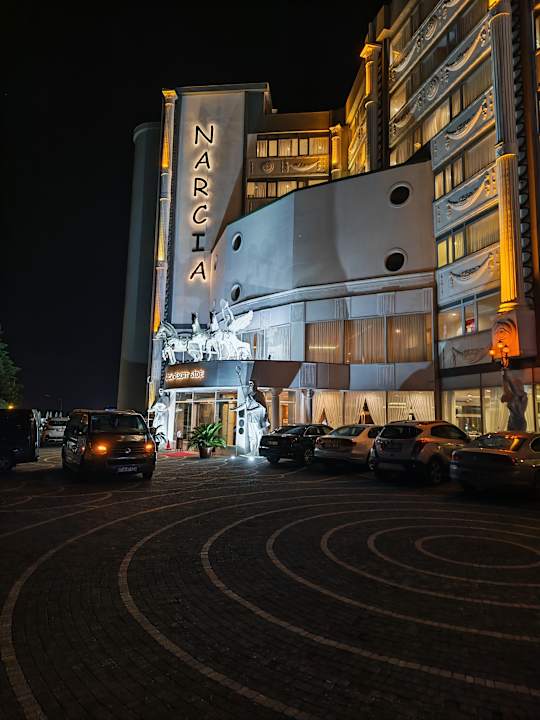 Außenansicht Narcia Resort Side