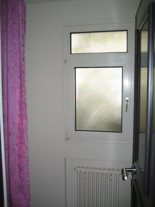 Kleine Dusche im Vorraum zur Sauna Hotel Ritter Durbach