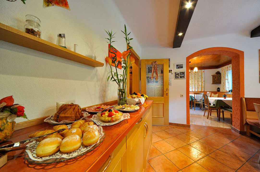 Frühstücksbuffet für den perfekten Start in den Tag Pension Haus Isabella