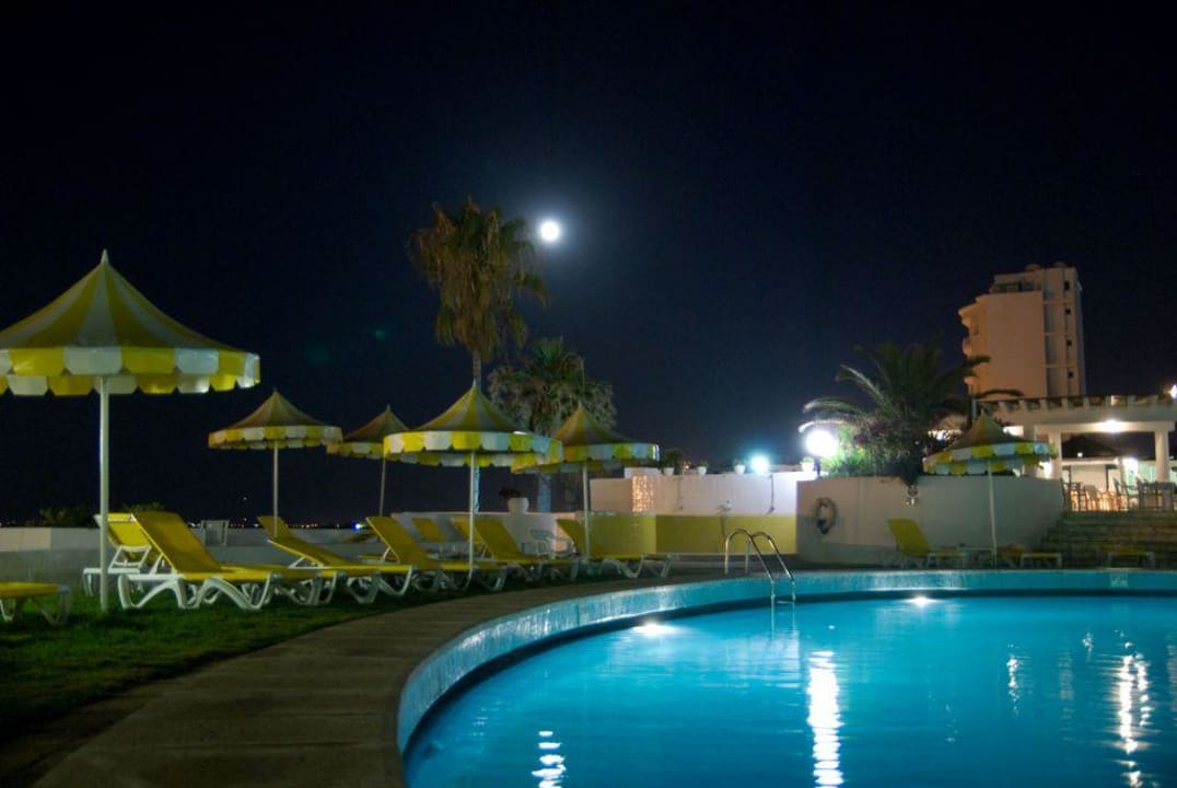 Pool Nachts Hotel Abou Nawas Boujaafar