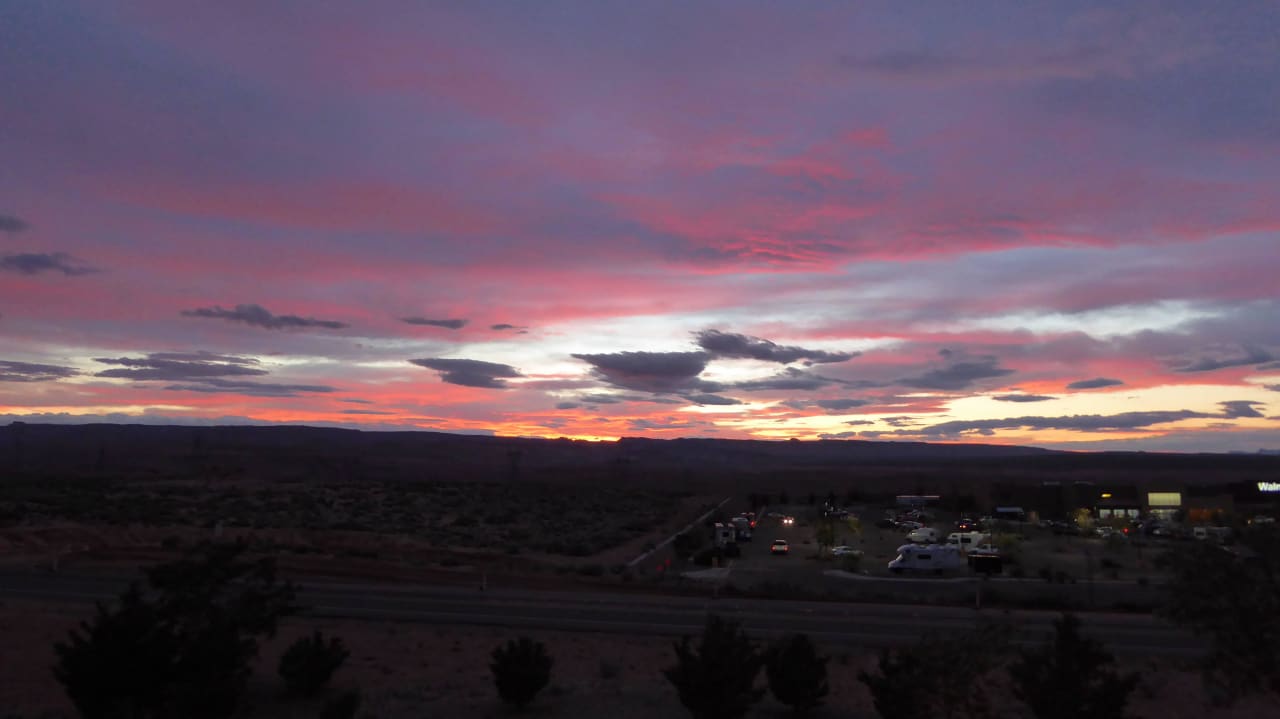 Sonnenuntergang vom Balkon Days Inn & Suites by Wyndham Page Lake Powell