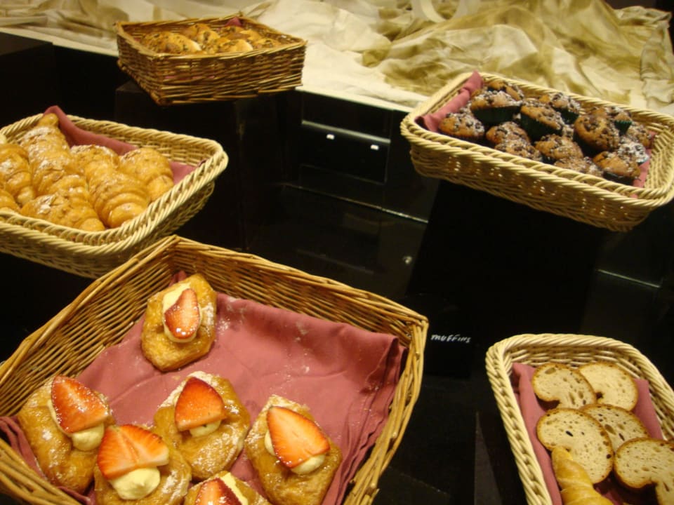 Frühstücksbuffet Veligandu Maldives Resort Island