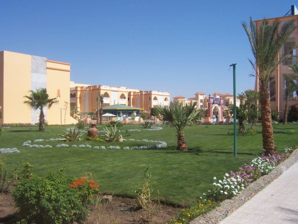 Blickrichtung Kinderspielplatz Pickalbatros Aqua Park Resort - Hurghada