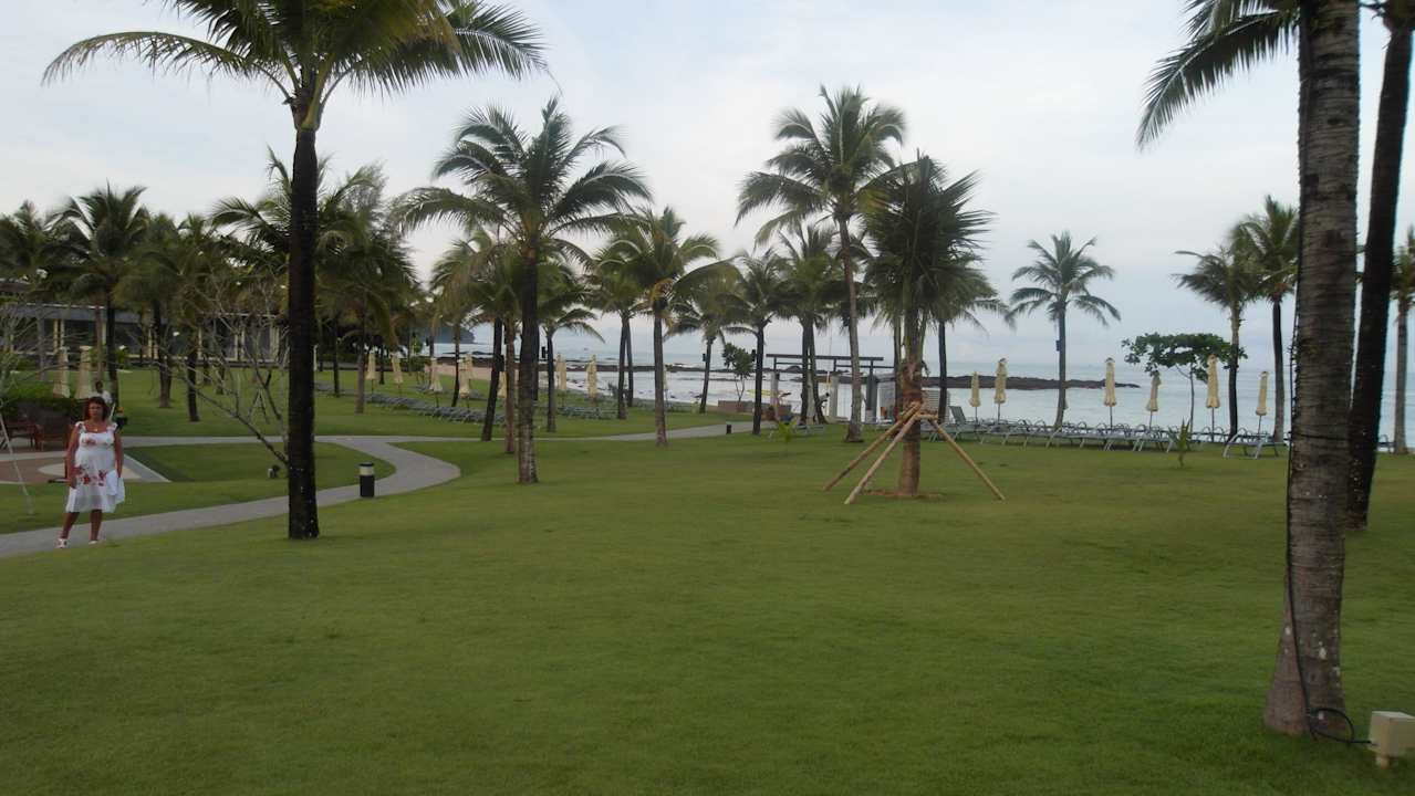 Der Weg zum Strand The Sands Khao Lak by Katathani