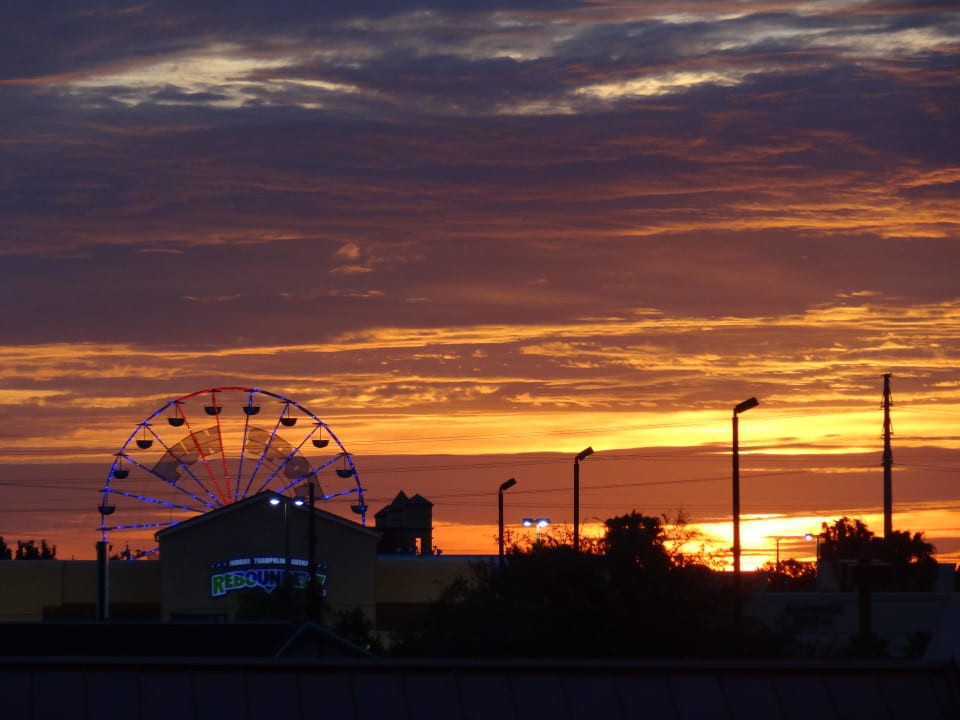 Sonnenaufgang vom Motel  Super 8 Hotel Orlando International Drive