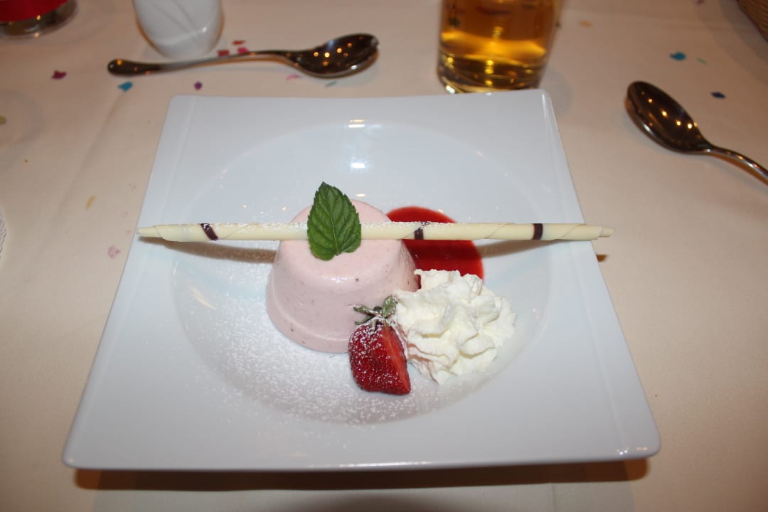 Nachtisch - Erdbeer-Panna-Cotta Auenhotel