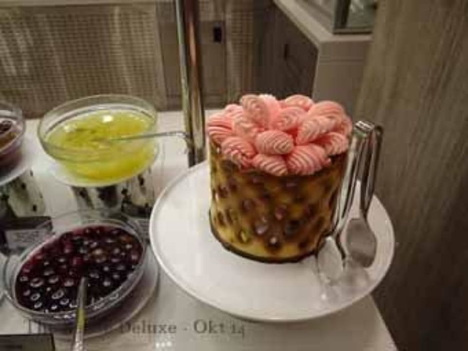 Buffet The Sense Deluxe Hotel