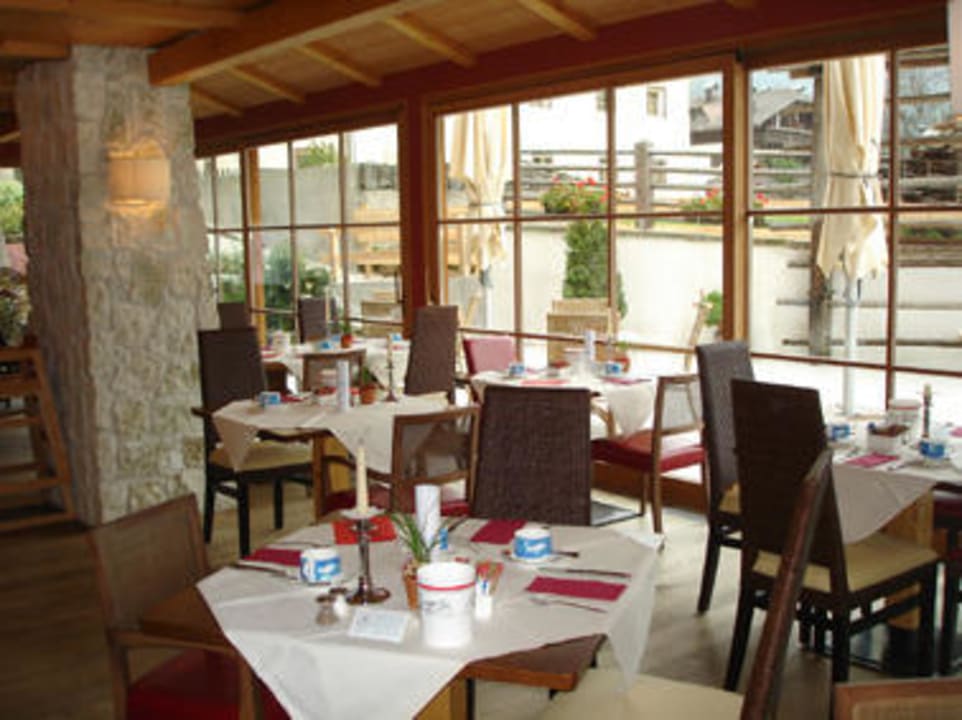 Speisesaal - Frühstücksraum Post Alpina - Family Mountain Chalets