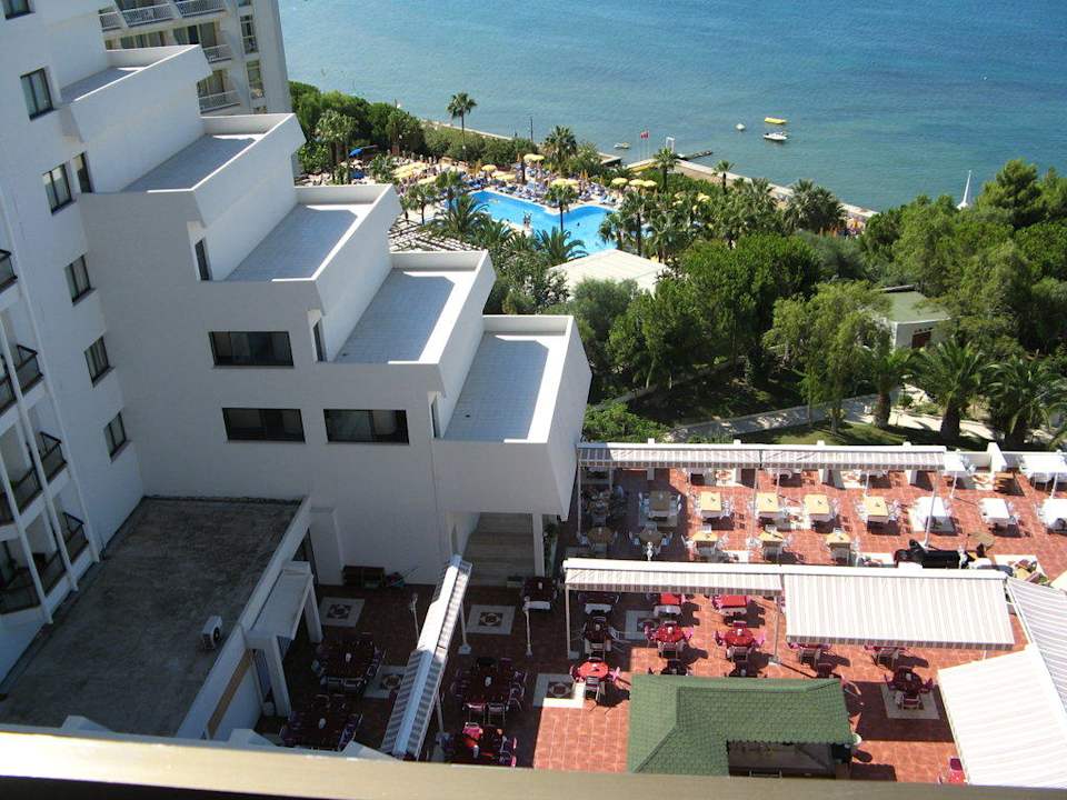 Na dole restauracja o morze Hotel Vista Hill