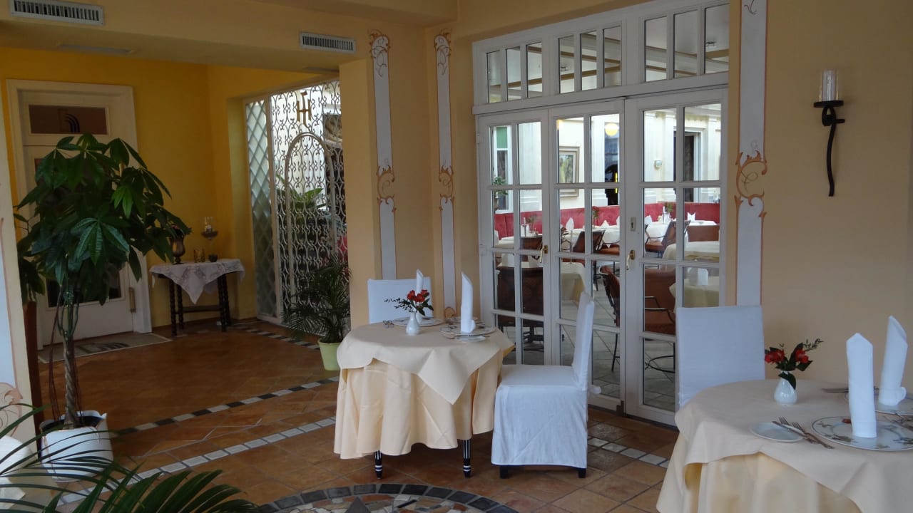 Restauranteingang Hotel Holzapfel Hotel Holzapfel