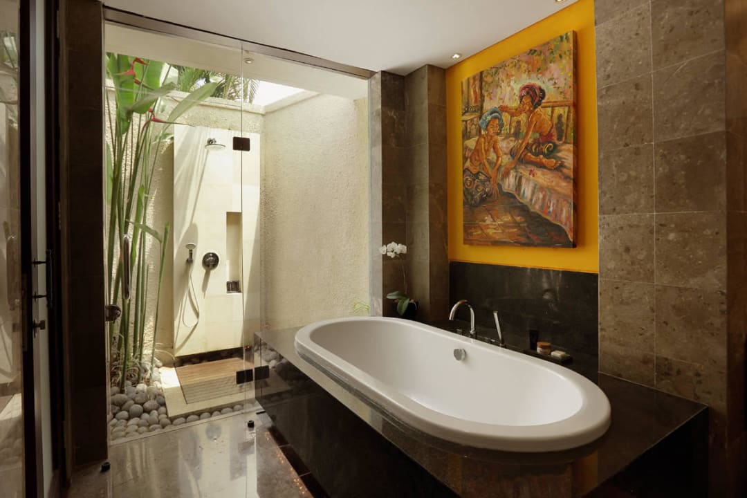 Four Bedroom Villa - Bathroom Mahagiri Villas Sanur