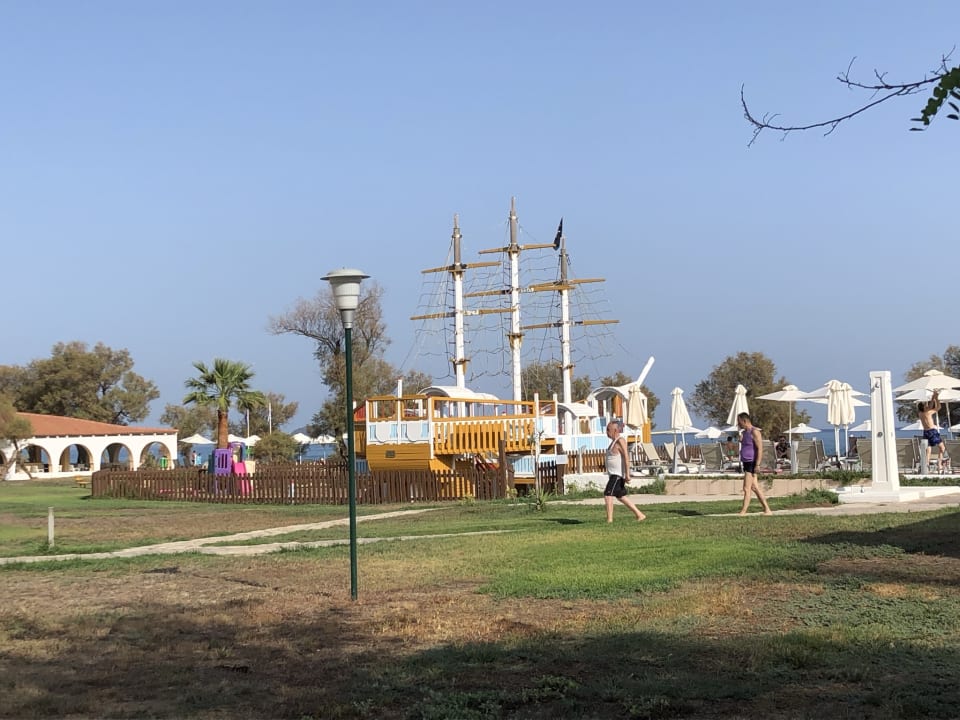 Gartenanlage Domes Aulūs Zante, Autograph Collection