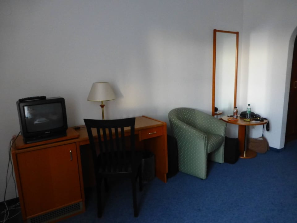 Geräumig aber schmucklos Hotel Darchinger Hof