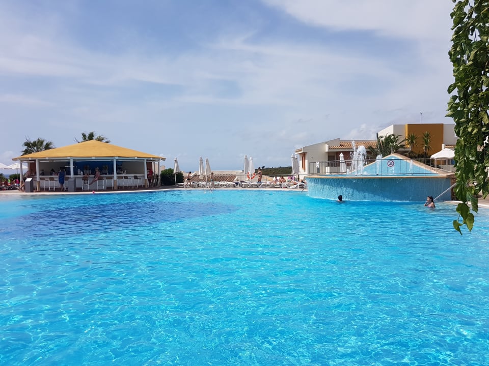 Pool blau punta reina