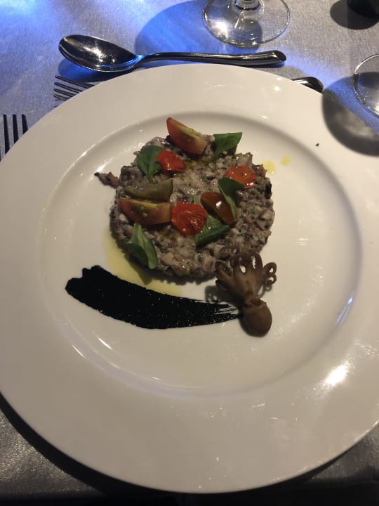 Gastro Sands Suites Resort & Spa
