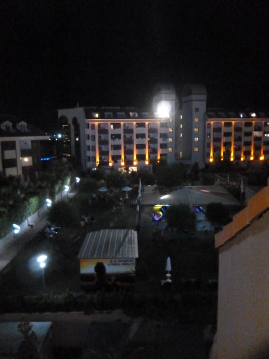 Innenhof Hane Family Resort