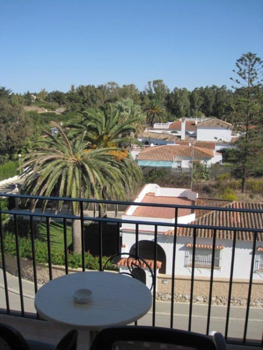 Balkon mit Ausblick auf Landseite Hipotels Flamenco Conil