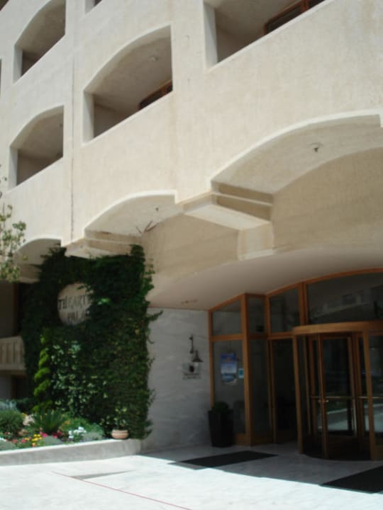 Nebeneingang Hotel Theartemis Palace