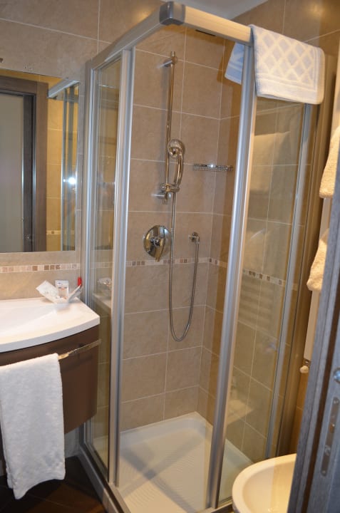 Modernes renoviertes Badezimmer Hotel Portici - Romantik & Wellness