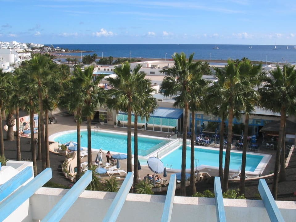 Blick vom Hotelzimmer auf den Atlantik Aparthotel Costa Mar