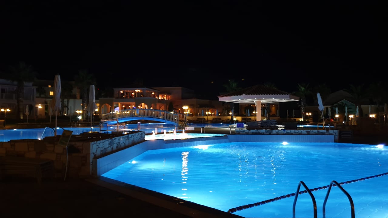 Pool Neptune Luxury Resort