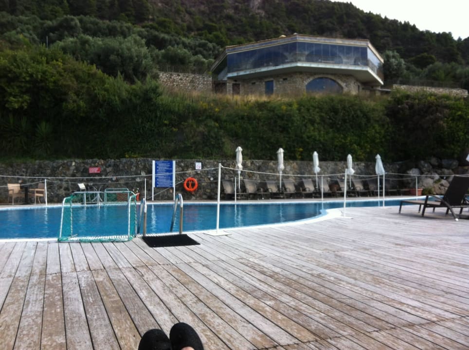 Am Pool Pelekas Monastery (Im Umbau/Renovierung)