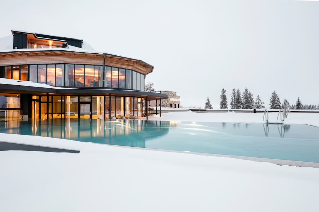 Außenansicht Almwellness Hotel Pierer