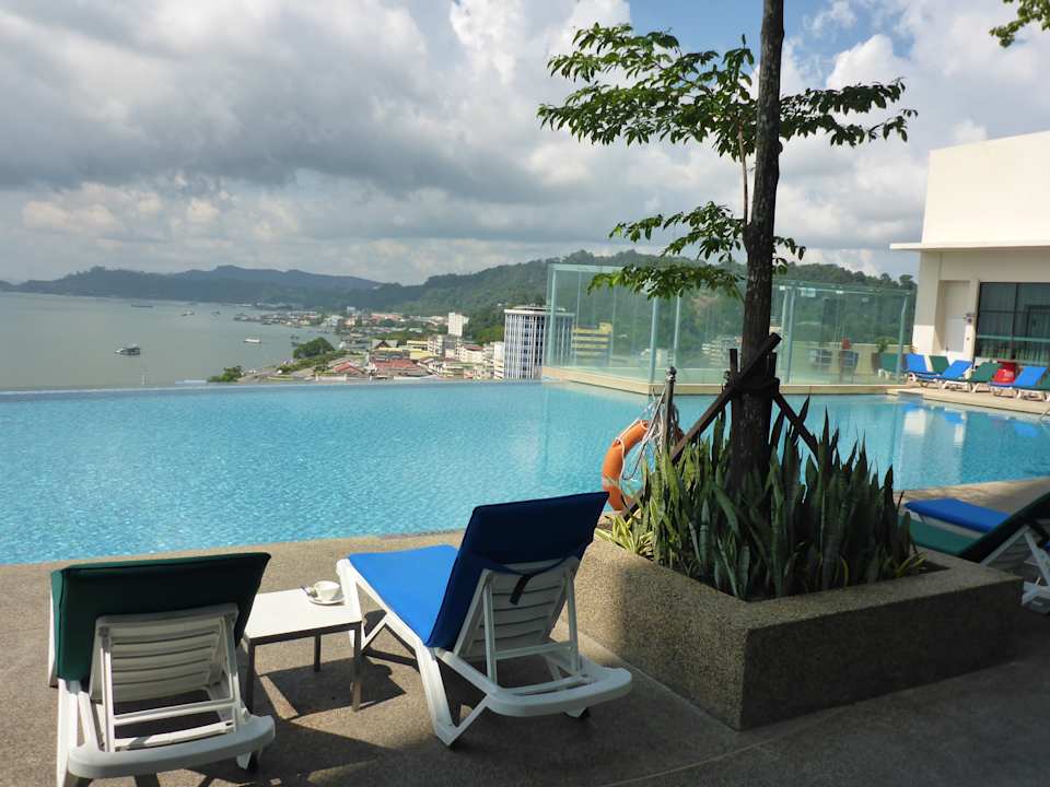 Pool Hotel Four Points by Sheraton Sandakan
