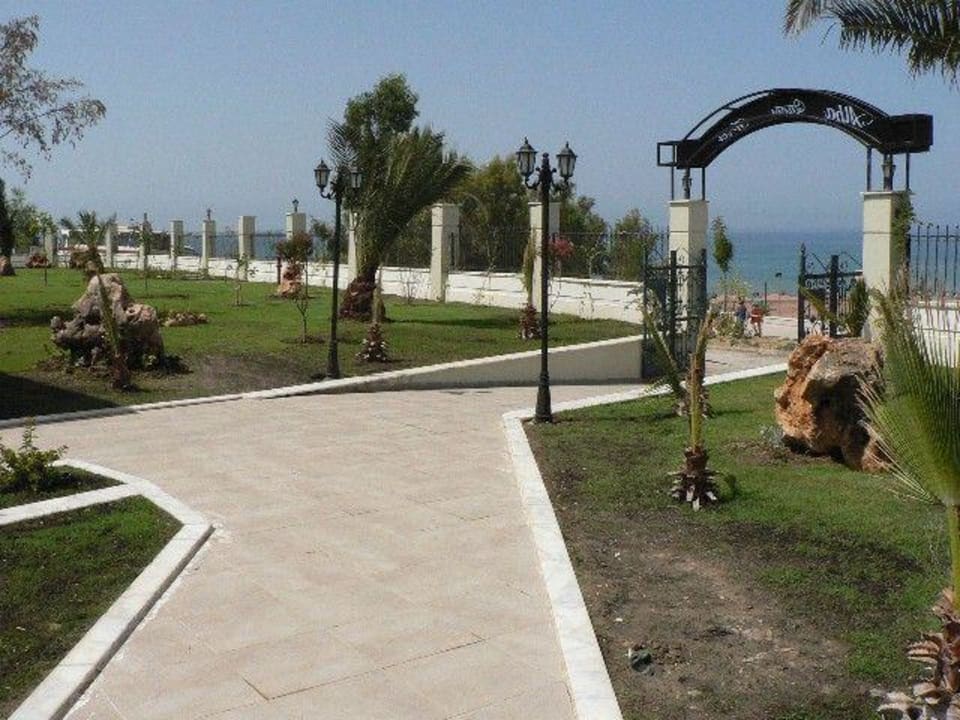 Alba Queen Ausgang zum Strand Alba Queen Hotel