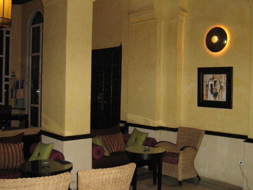 Холл с ТВ Best Western Odyssee Park Hotel