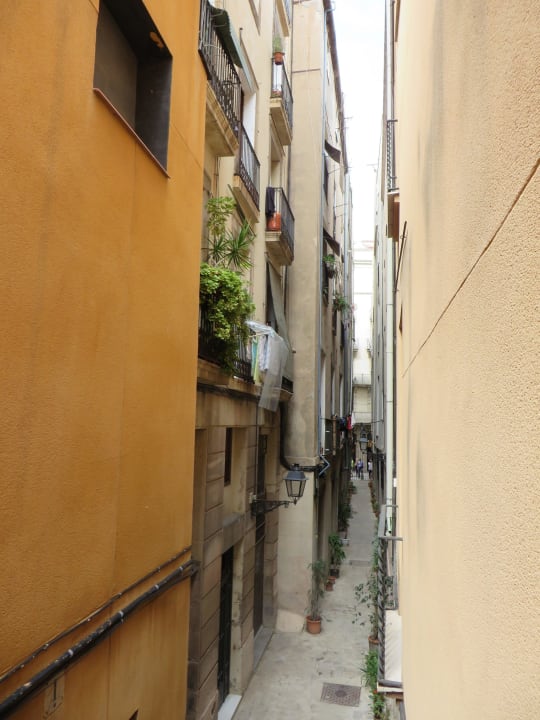Ausblick auf den Hinterhof Hotel H10 Racó del Pi