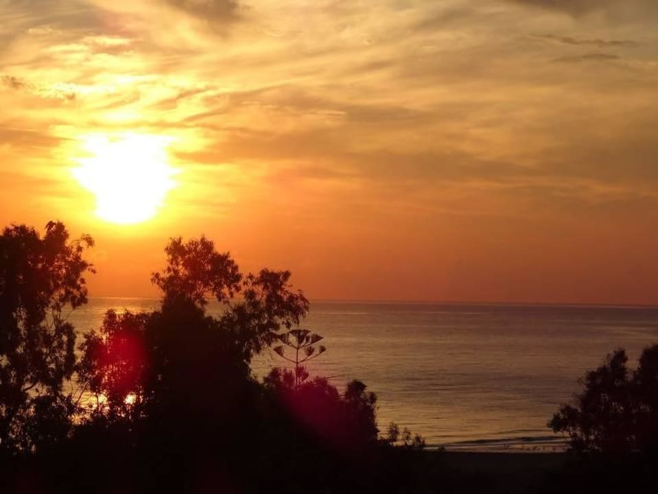 Sonnenaufgang Apollonia Beach Resort & Spa