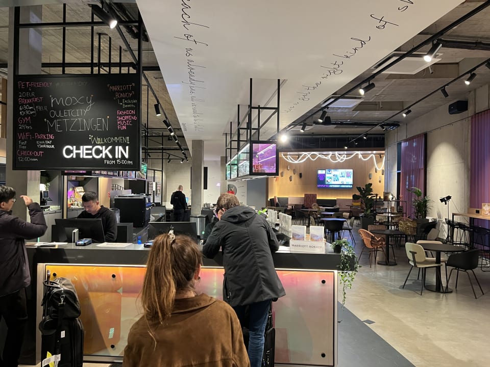 Lobby Moxy Outletcity Metzingen