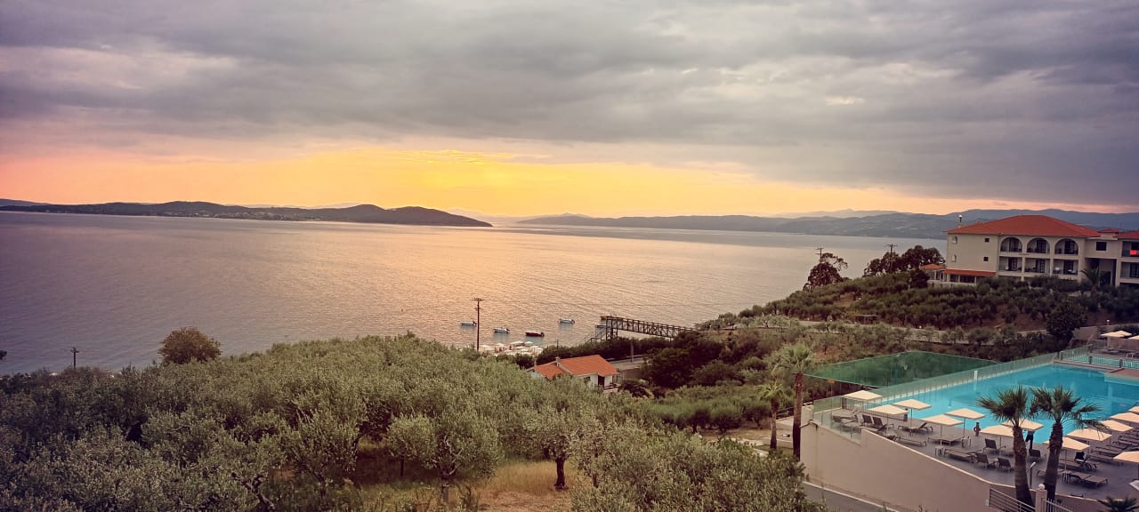 Außenansicht Akrathos Beach Hotel