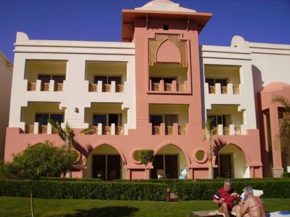 Außenansicht unseres Wohnkomplexes Serenity Alpha Beach